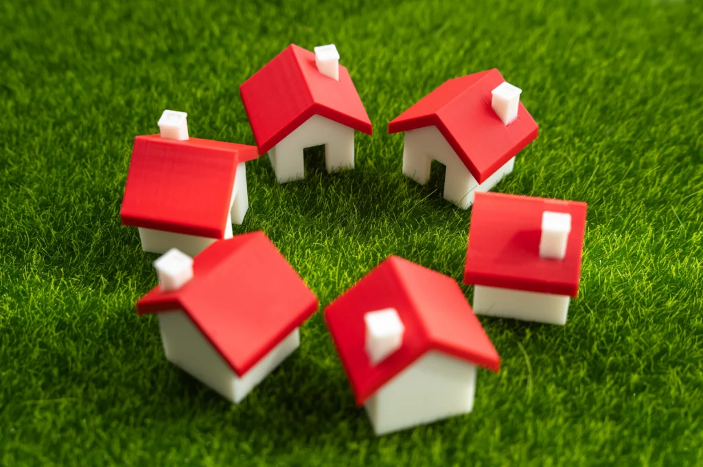 Virtual Marketing Agency vs. In-House Team Which is Right for Your Financial Advisory Firm